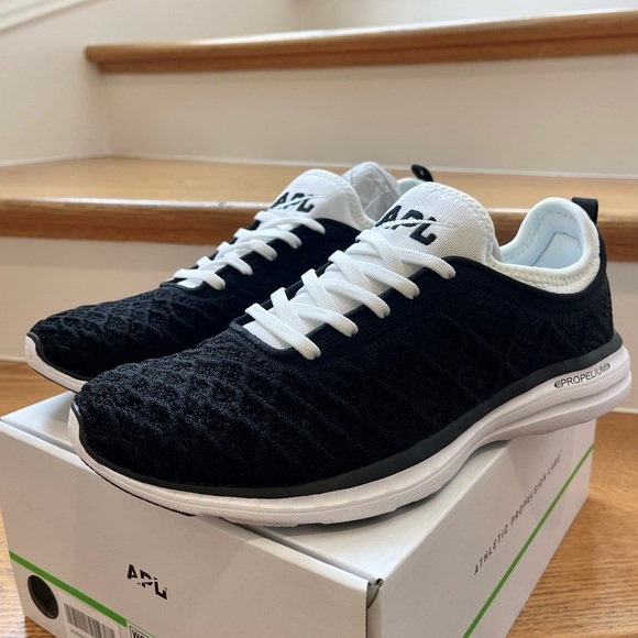 NWT APL Phantom Running Shoes Athletic Propulsion Labs Sneakers Black / white - Picture 2 of 16